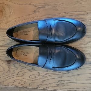 Clarks womens leather flats